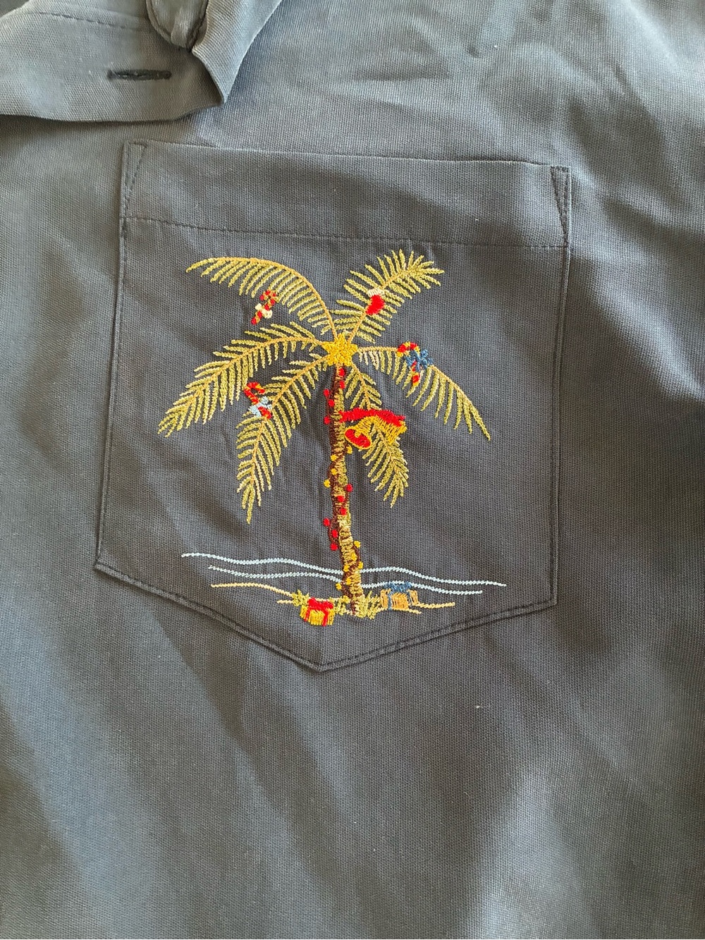 Bamboo Cay Men’s XXL Embroidered Christmas Hawaiian Camp Shirt 🎄🌴 - Picture 3 of 5